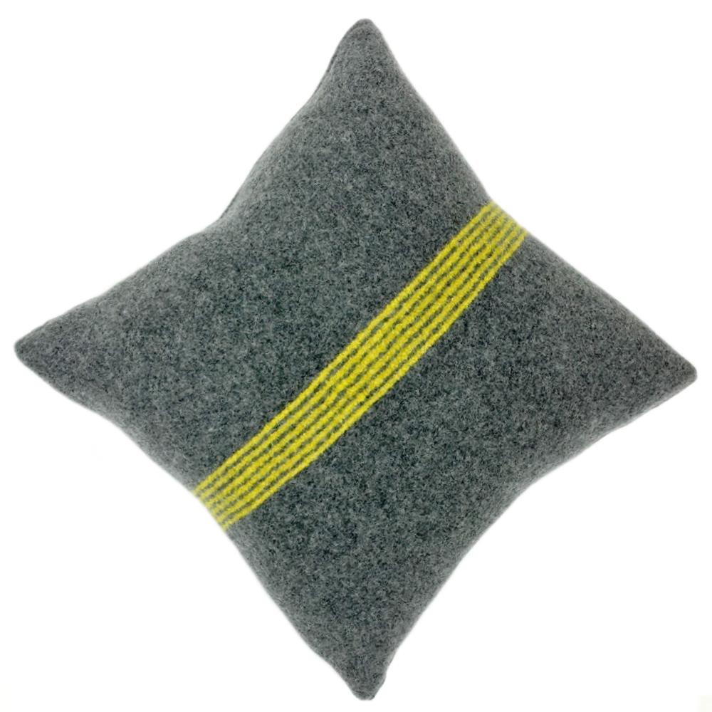 two_colour_cushion_grey.jpg_1